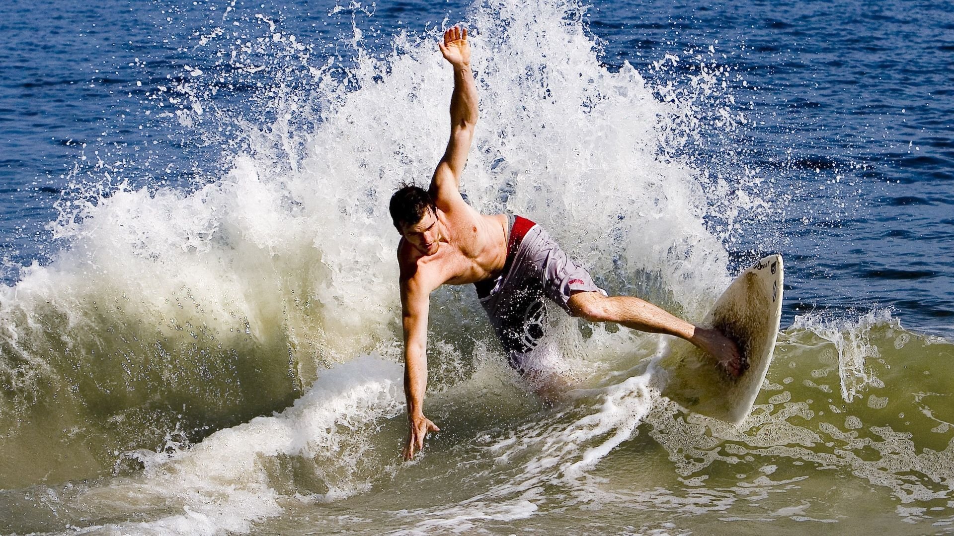 凯尔·查默斯100米自由泳技术细腻获赞，凯尔查尔莫斯游泳