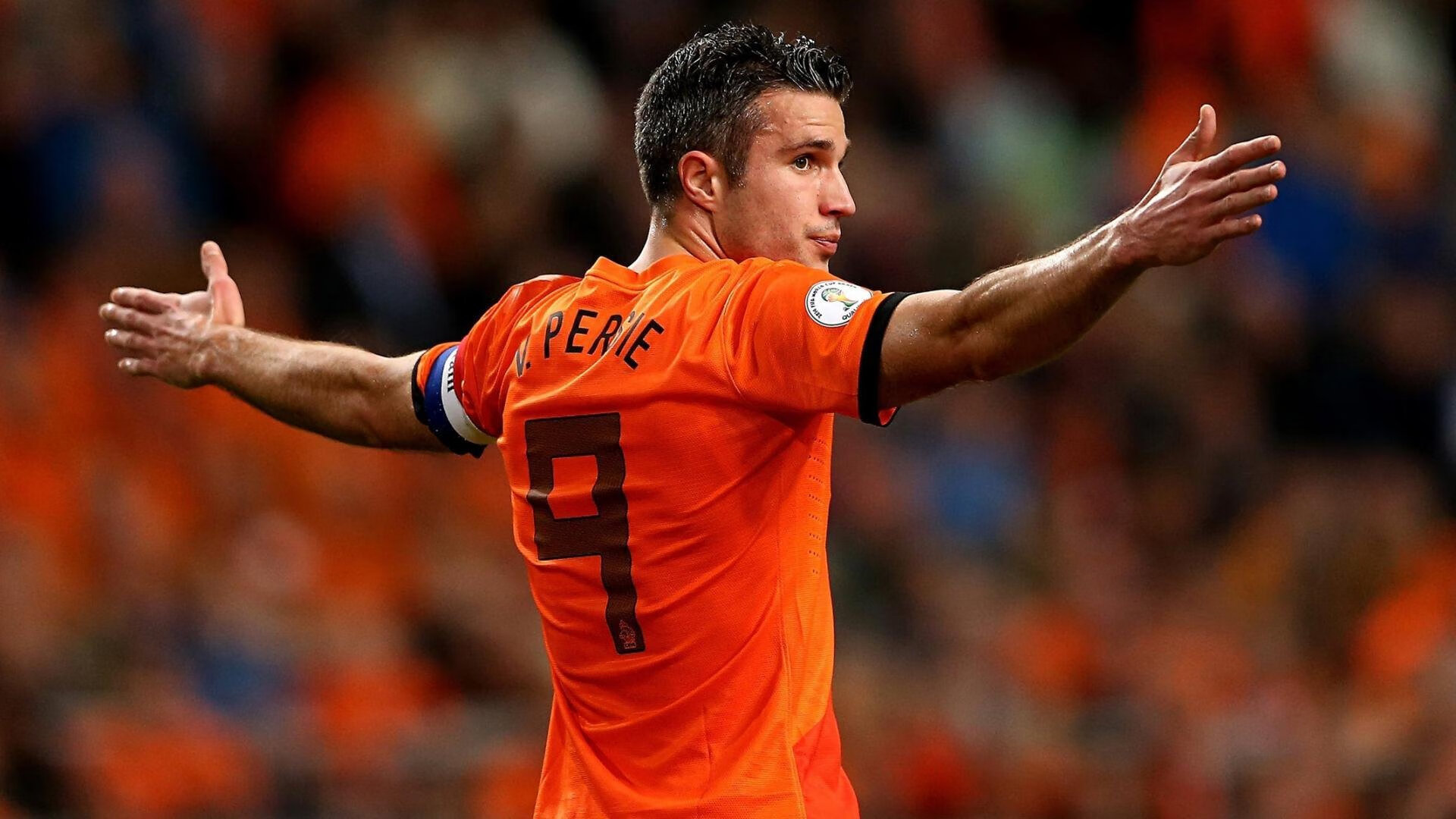 萨默·麦金托什蝶泳实力引领赛场，麦金托什游泳